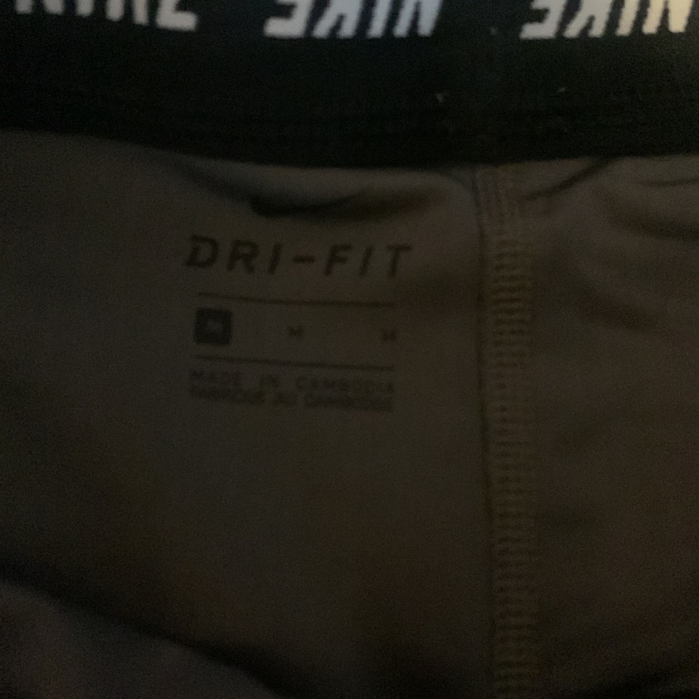 Nike - Picture 2 of 3